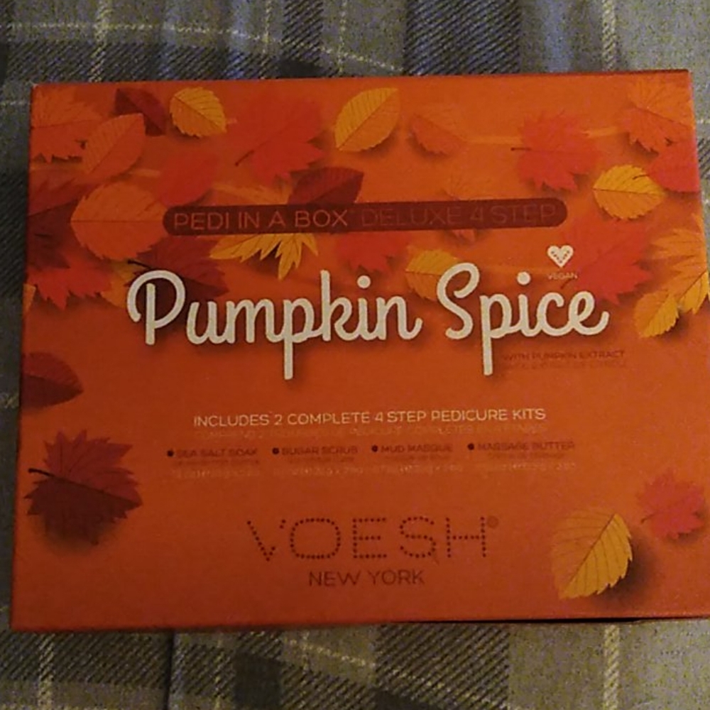 Voesh New York pumpkin spice Pedi in a box